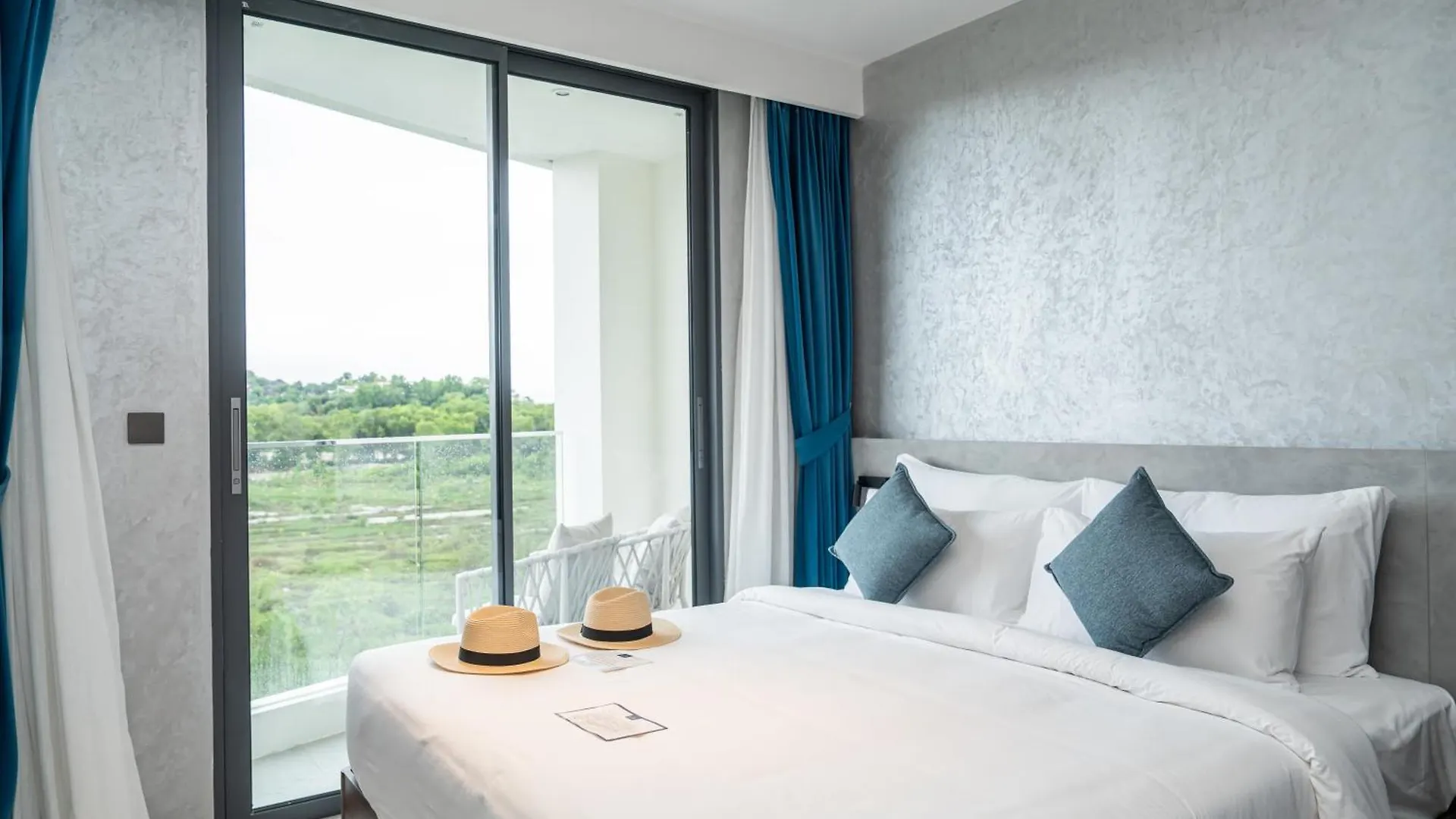 *****  Kora Beach Resort Phuket Bang Tao Beach  Thailandia